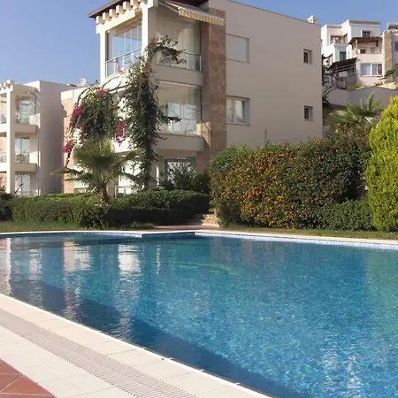 Apartment Panoramik Doga Ve Deniz Manzarasina Sahip 3+1 Bodrum