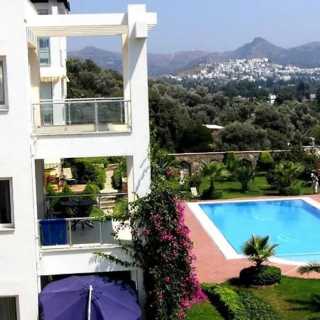 Panoramik Doğa ve Deniz manzarasına sahip 3+1