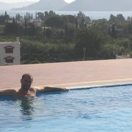 Panoramik Doğa ve Deniz manzarasına sahip 3+1 Bodrum
